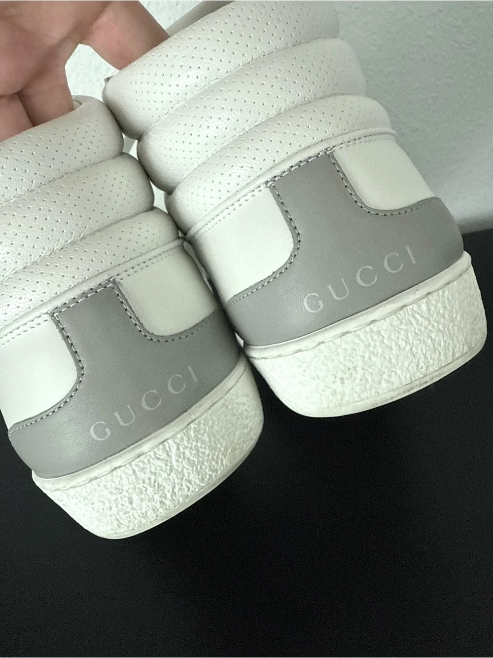 EUC Gucci Ace Interlocking G Logo White Leather High Top Sneakers